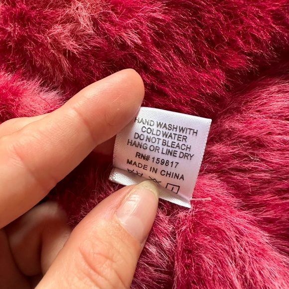 NWT Altar’d State Hot Pink Fuzzy Crop Tank Size XS - Picture 8 of 8